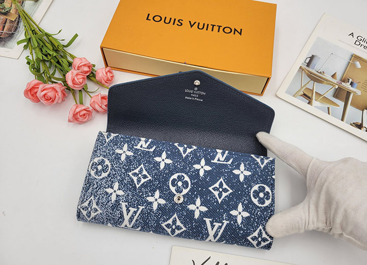 LV クラッチバッグ カード収納 ビジネス風