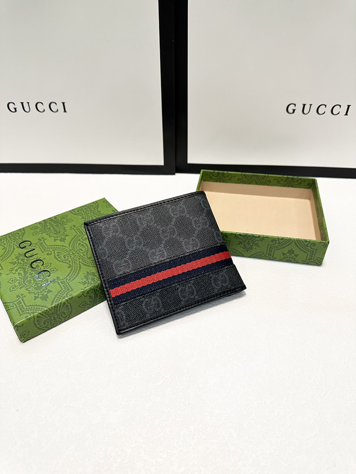 GUCCI、男性、短財布、二つ折り、PVC、レザー、シンプル、大人、ファッション、必須アイテム