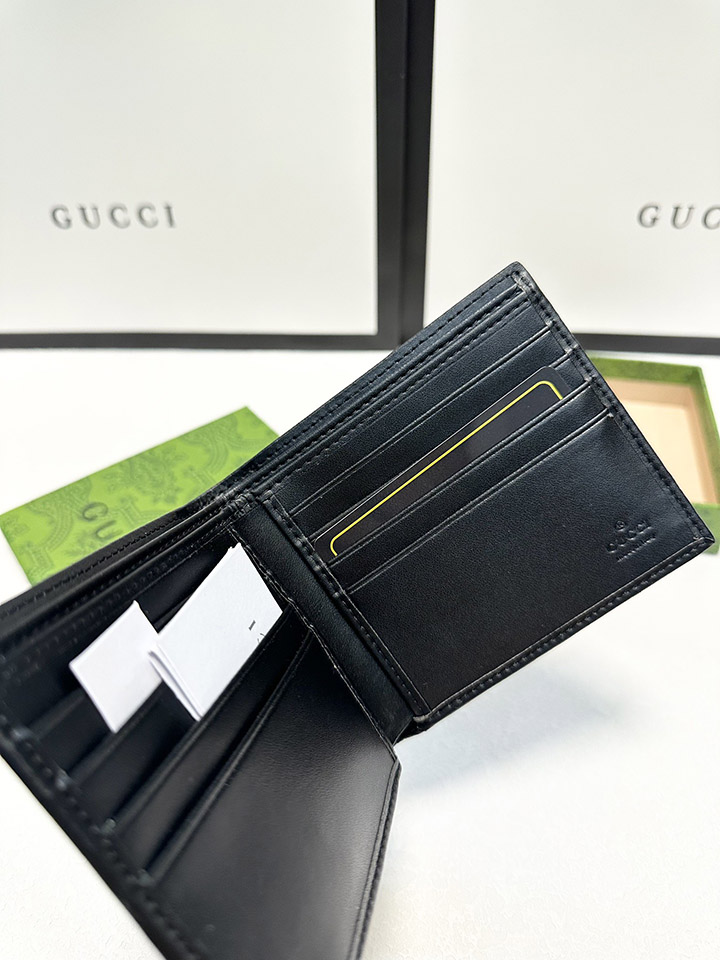 GUCCI、男性、短財布、二つ折り、PVC、レザー、シンプル、大人、ファッション、必須アイテム